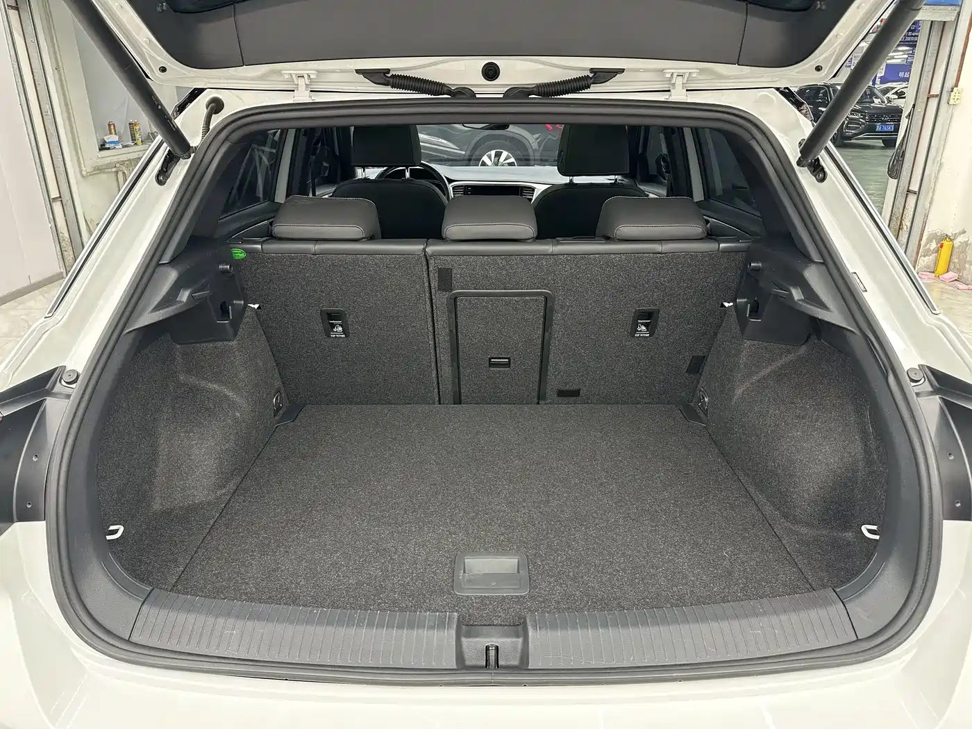 VOLKSWAGEN T ROC EXPLORING SONGS