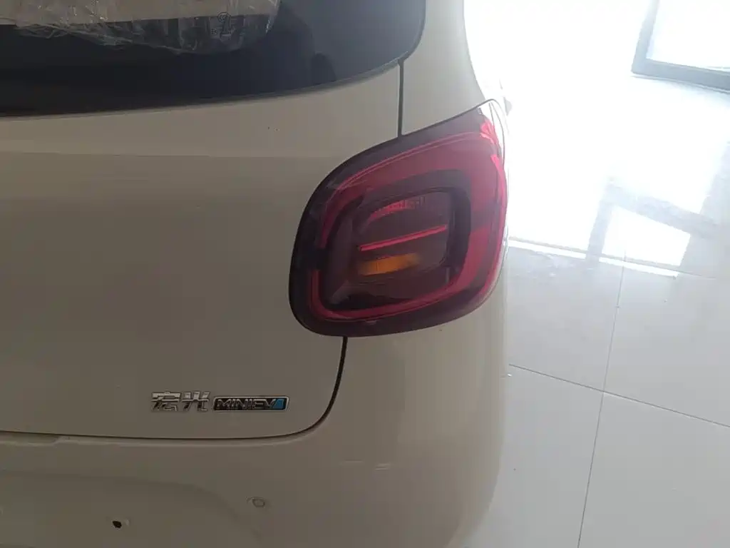 Wuling Motors Hongguang MINIEV 2026 2025 4-Door Advanced