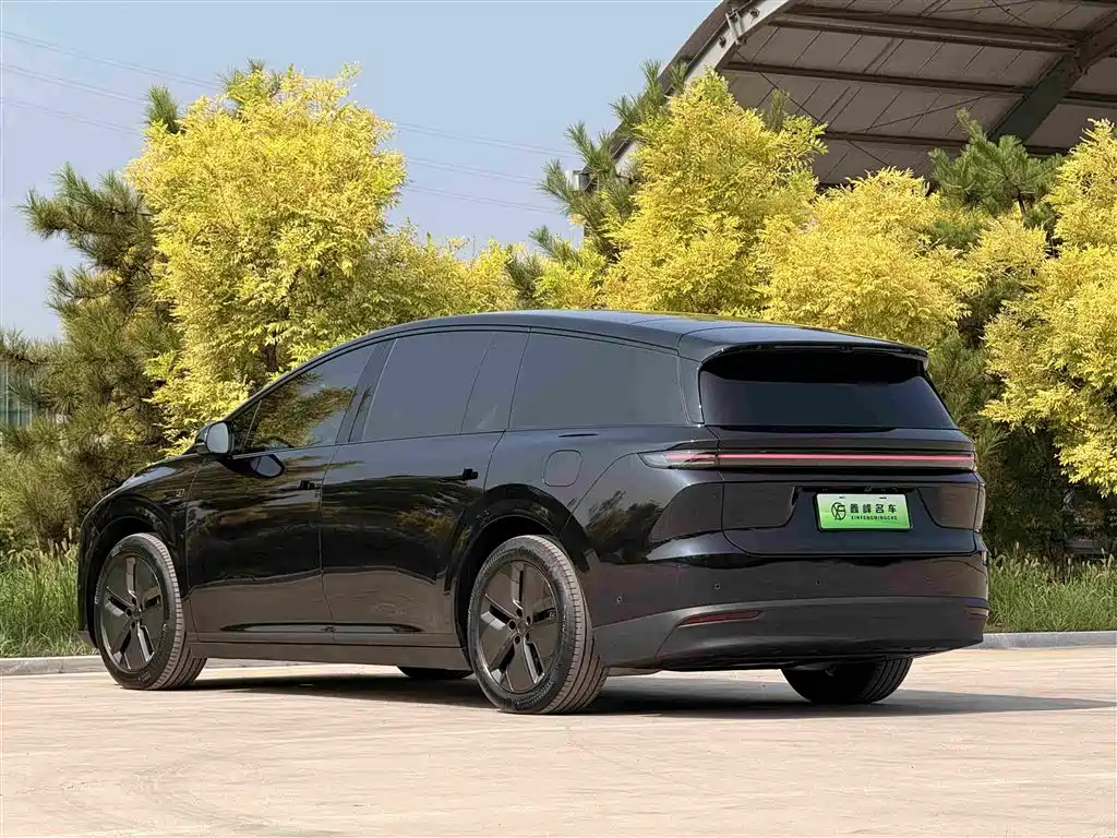 Li Auto Li i8 2026 2025 Standard Edition