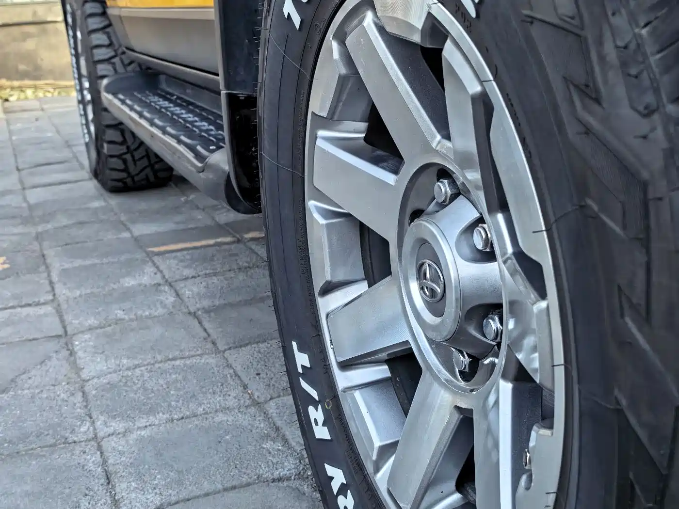 Toyota FJ Cruiser 2013 4.0L фото 20