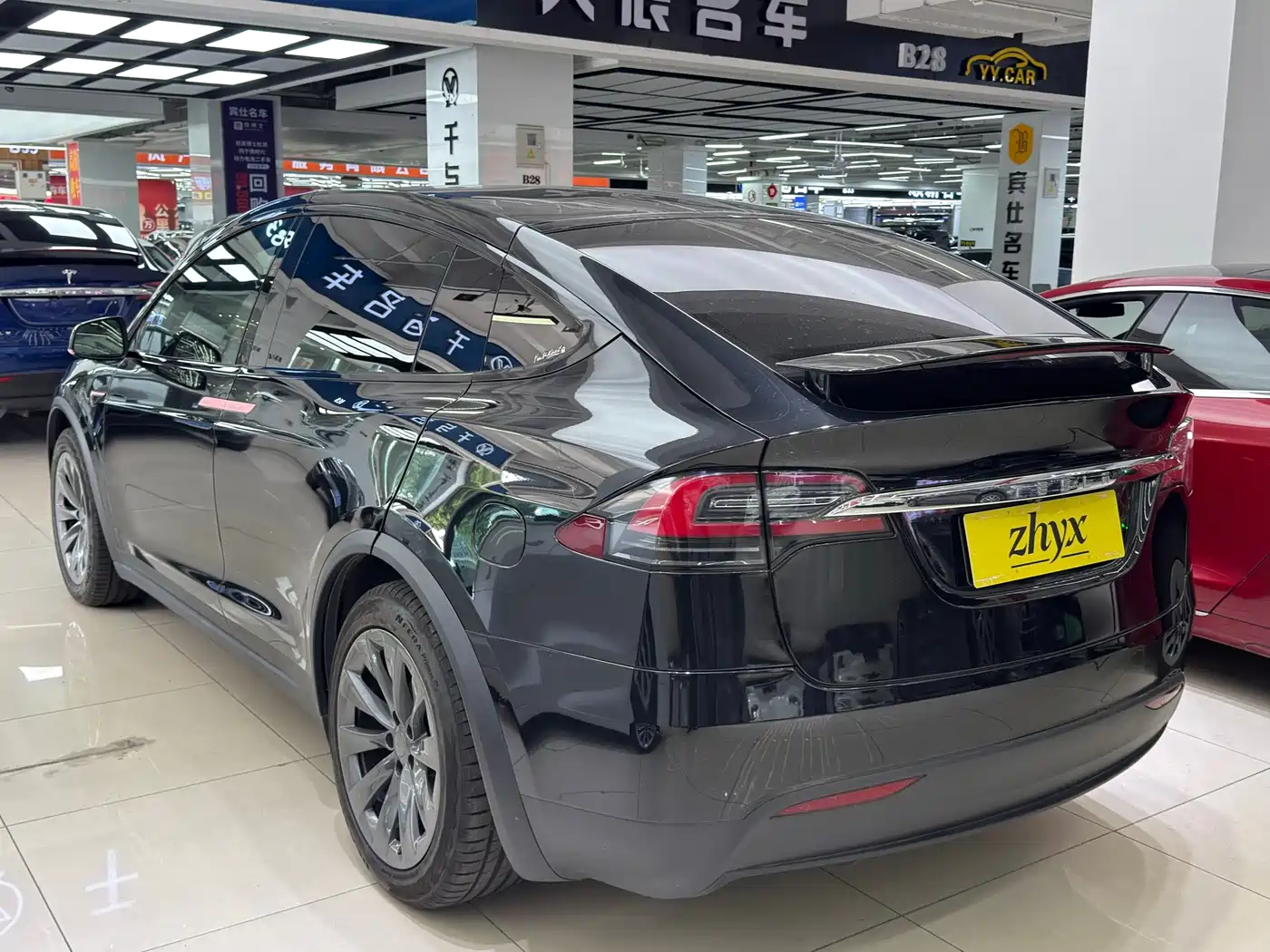 Фото 12 - Tesla Model X