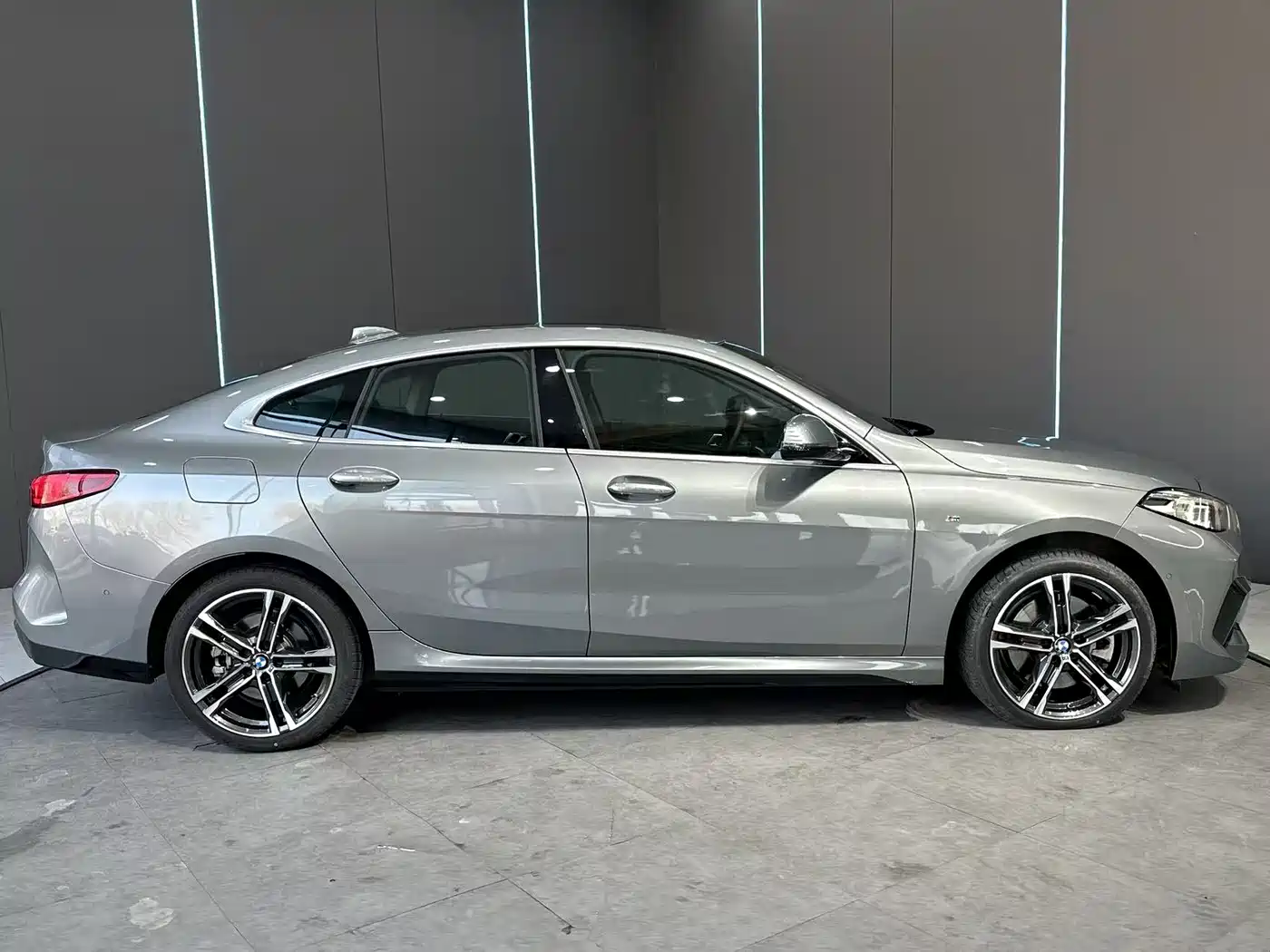 BMW 2 Series (Import) 2023 225i 4-Door Coupe M Sport Package фото 5
