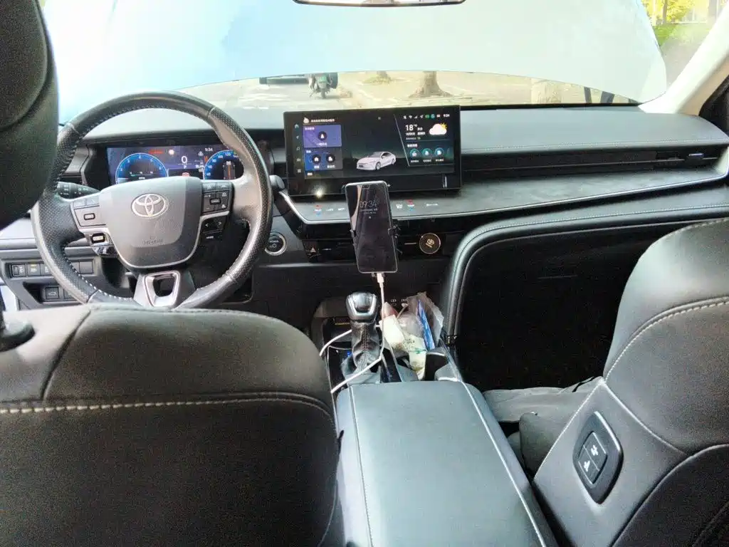 Photo 5 - Toyota Camry