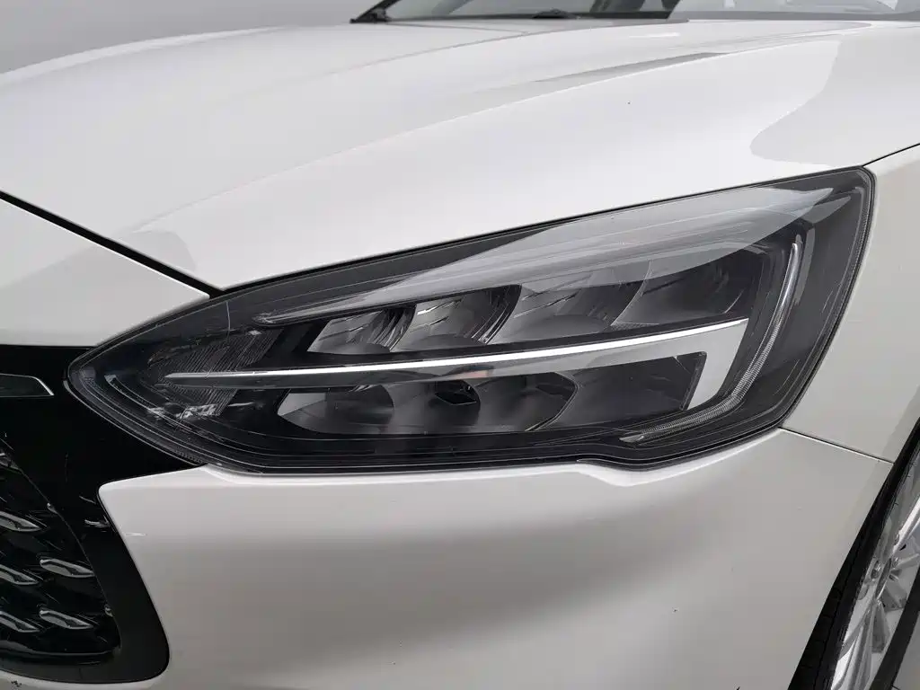 Ford Focus 2022 2021 Sedan EcoBoost 180 Auto Trend