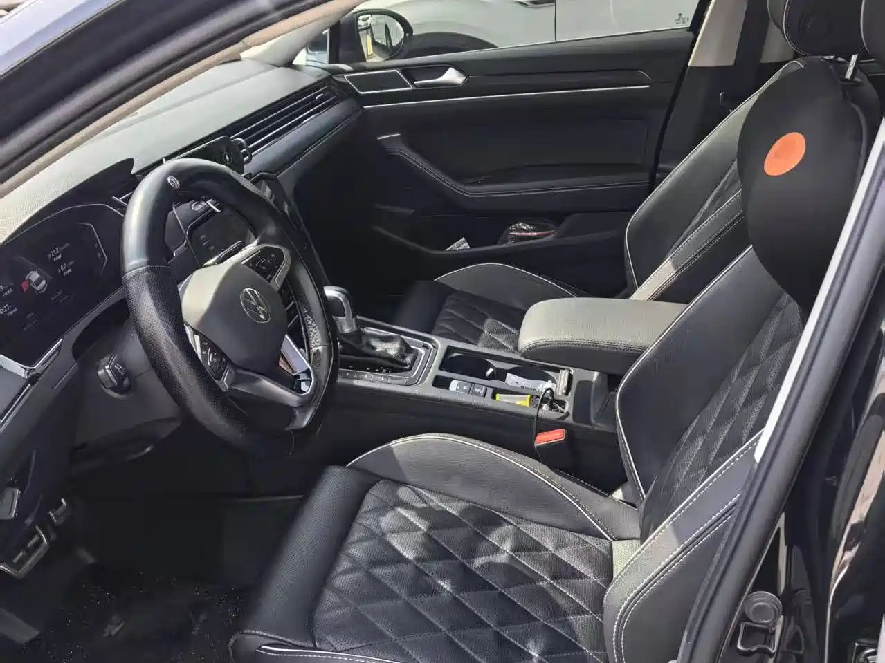 VOLKSWAGEN MAGOTAN GTE PLUG IN HYBRID