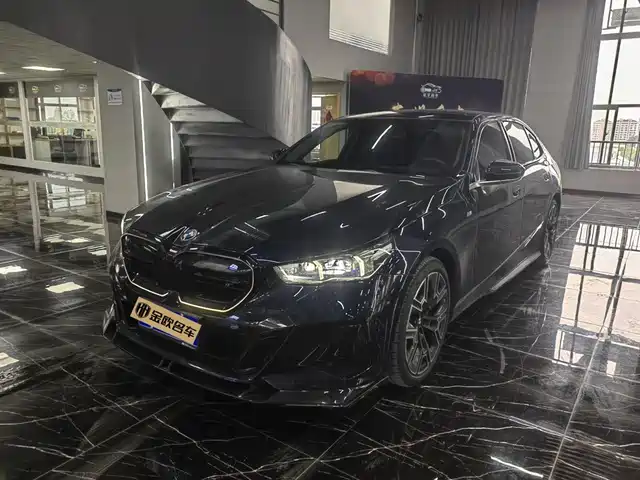 BMW 5 Series 2025