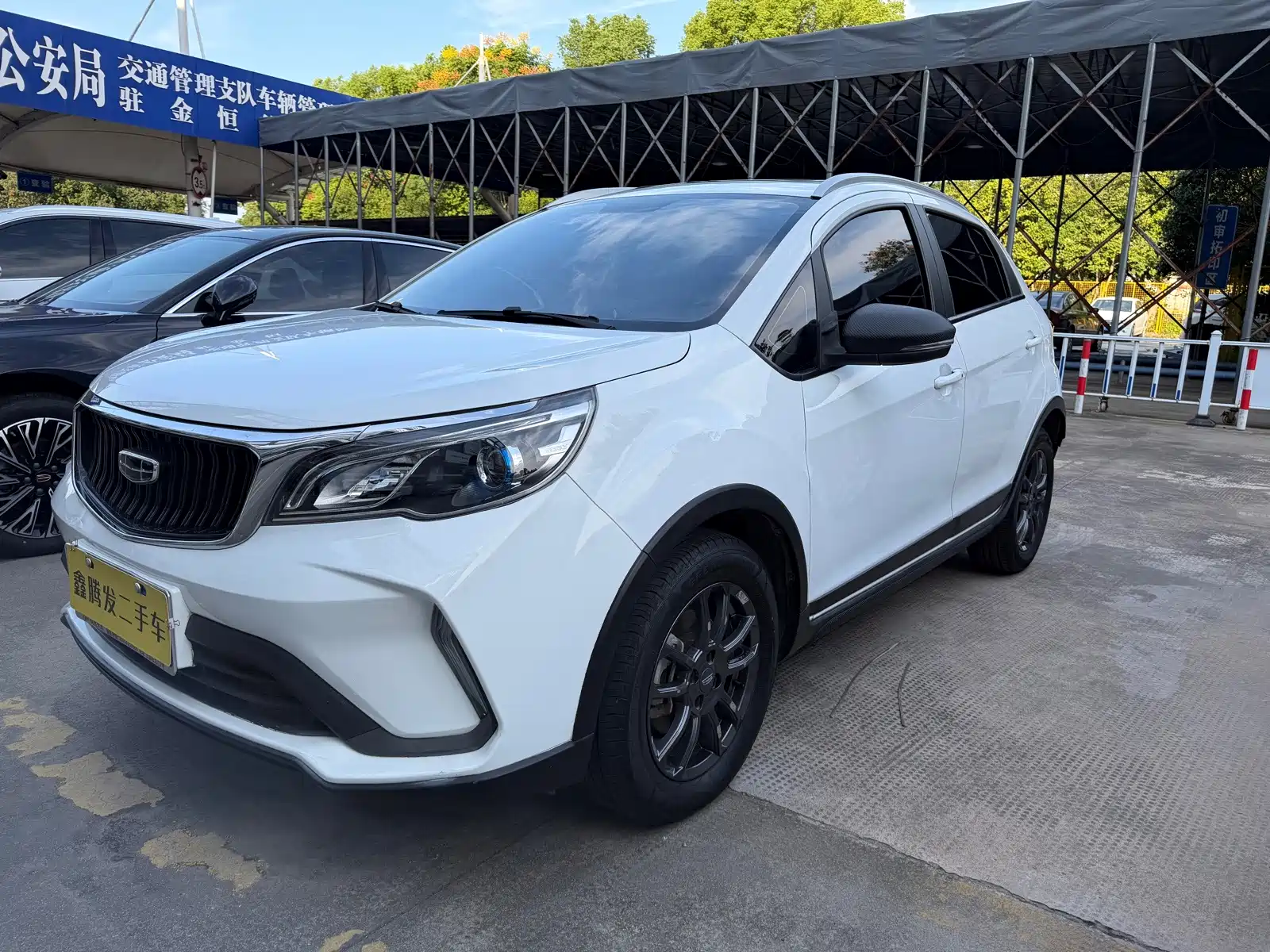 Фото 1 - Geely Vision X3