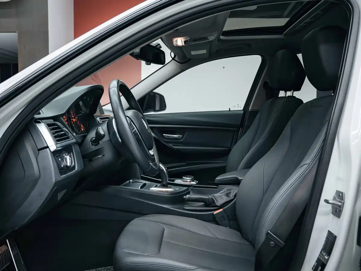 BMW 3 Series 2017 320Li M Sport фото 9