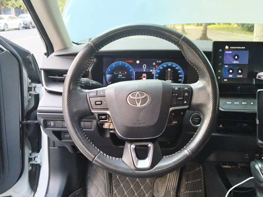 Photo 6 - Toyota Camry