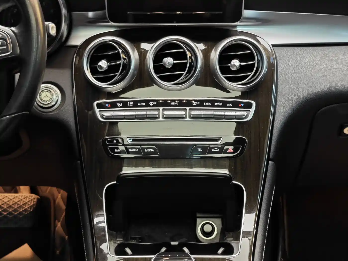 Mercedes-Benz GLC 2017 GLC 260 4MATIC Luxury фото 19