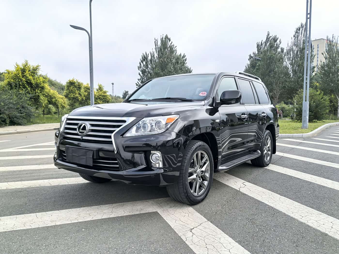 Lexus LX