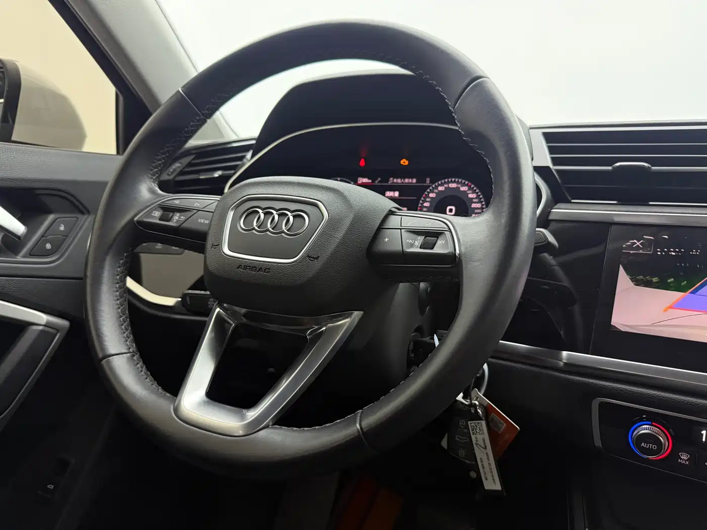 Фото 16 - Audi Q3