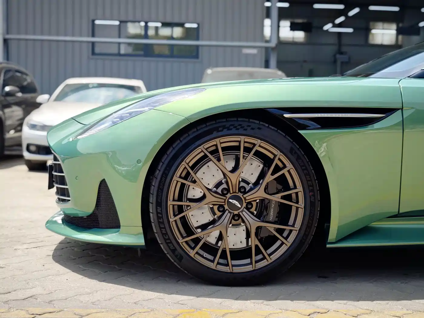 Aston Martin DB12 2024 2025 4.0T V8 Coupe