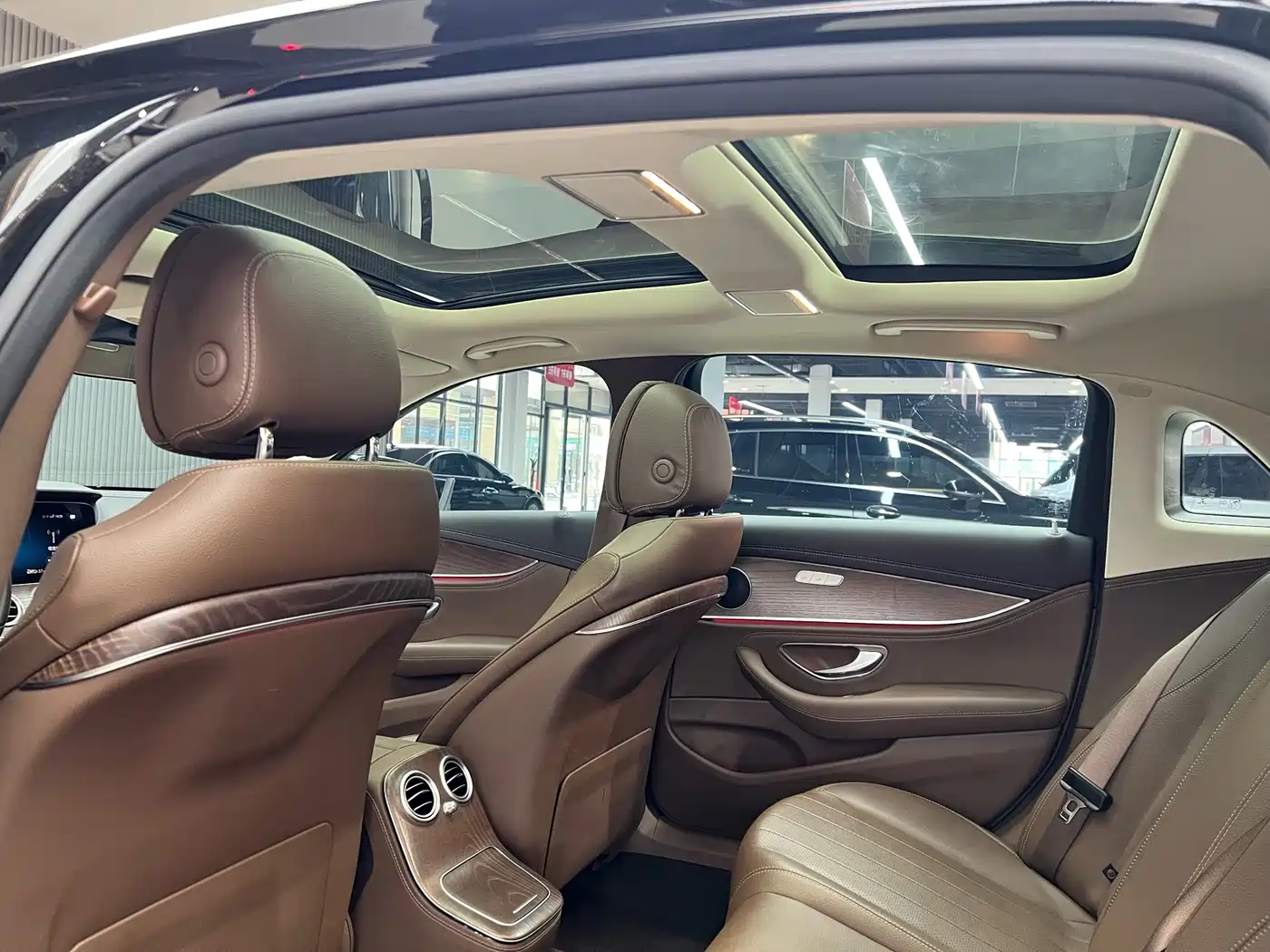 MERCEDES-BENZ E CLASS