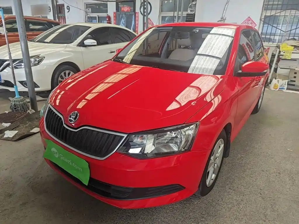 Škoda Fabia 2018 2017 1.4L Auto Car Enjoy Edition