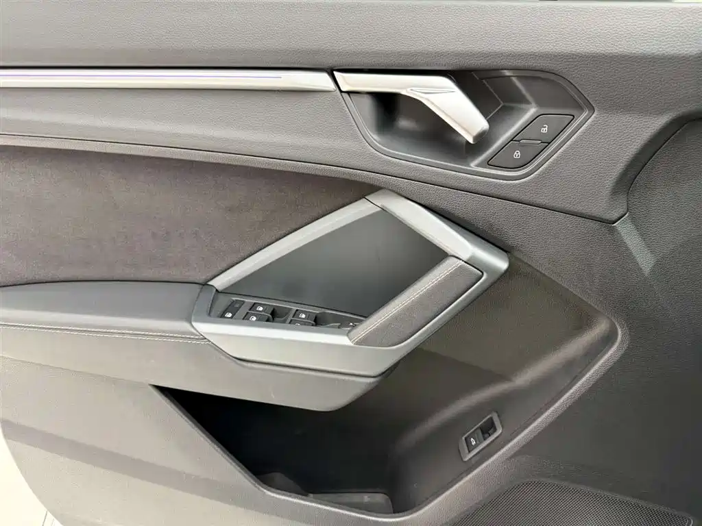 Audi Q3 2024 35 TFSI Fashion Sport фото 21