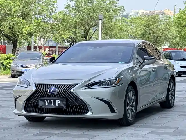 Lexus ES 2020 Model 300h Excellence Edition