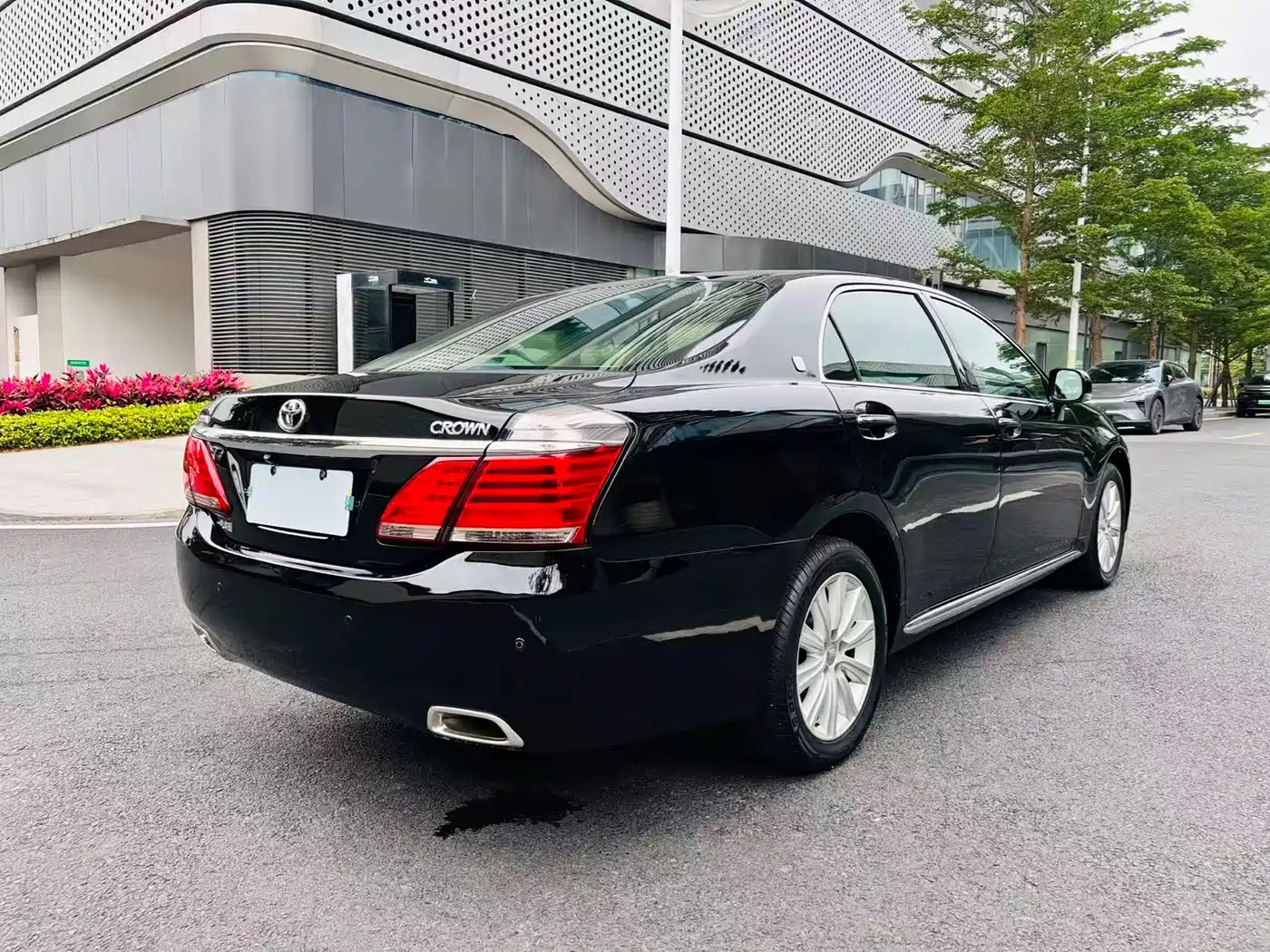 Toyota Crown 2012 2.5L Royal Leather Edition фото 12