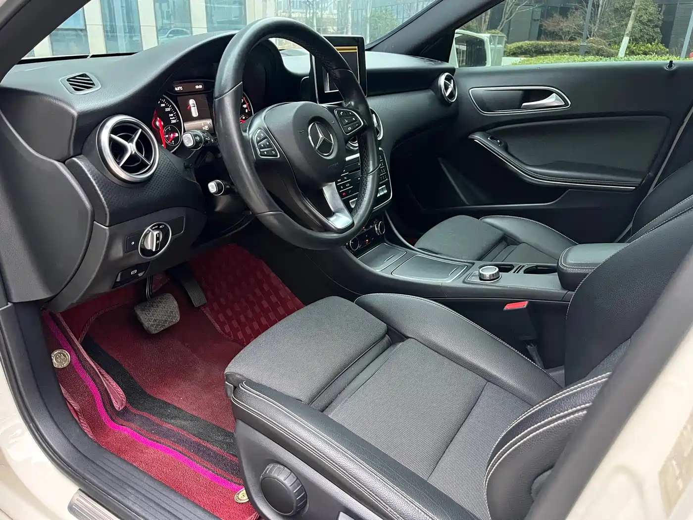 Mercedes-Benz A-Class (Import) 2017 A 200 Dynamic Edition фото 6