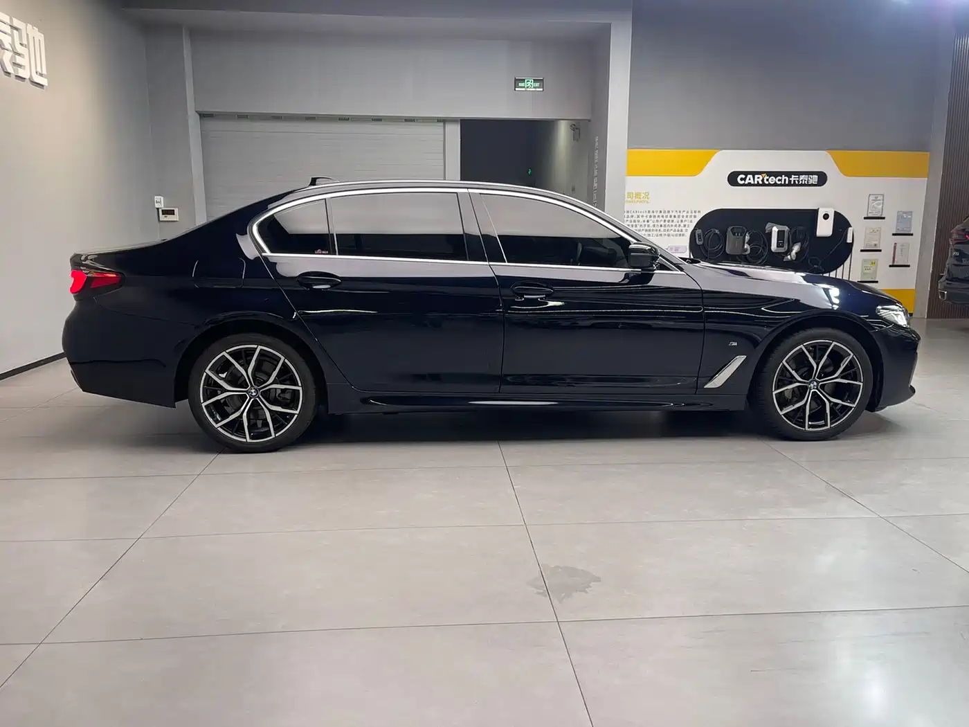 BMW 5 Series 2022 530Li Exclusive M Sport Package фото 7