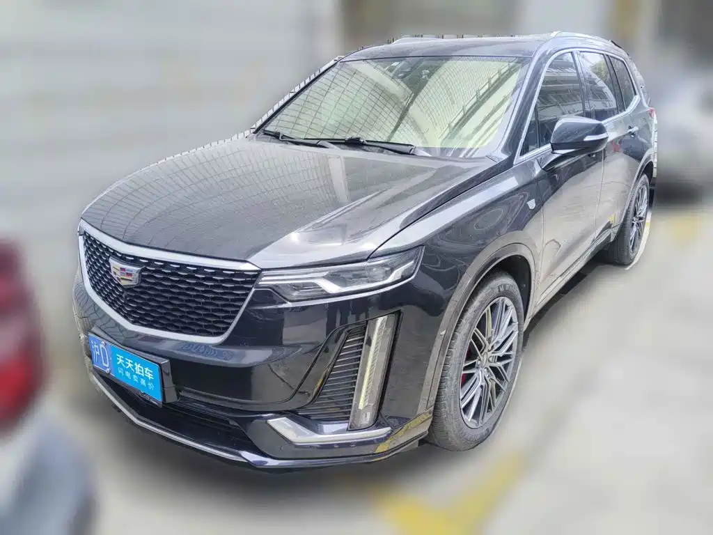Фото 1 - Cadillac XT6