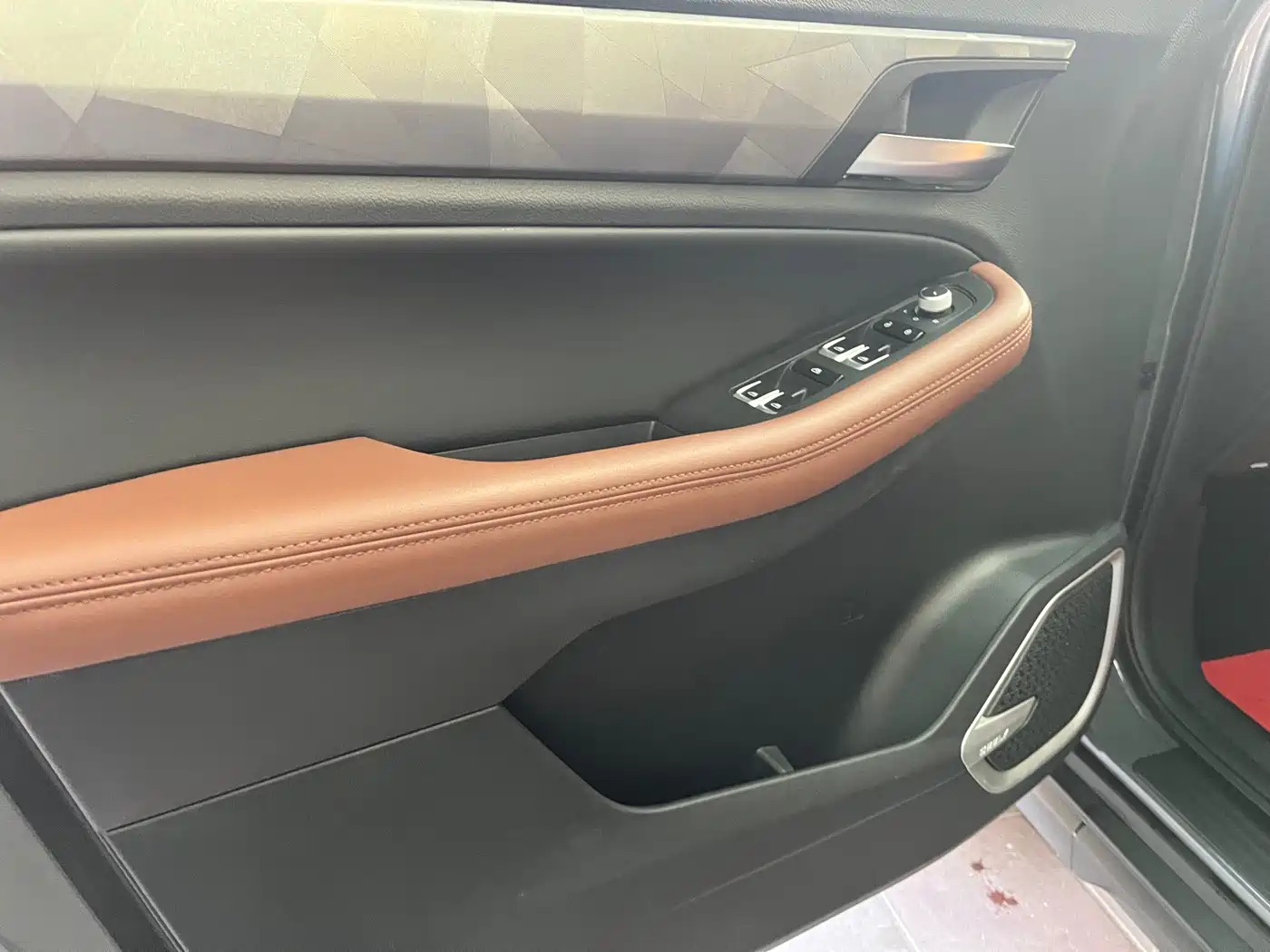 GEELY AUTOMOBILE VISION X6