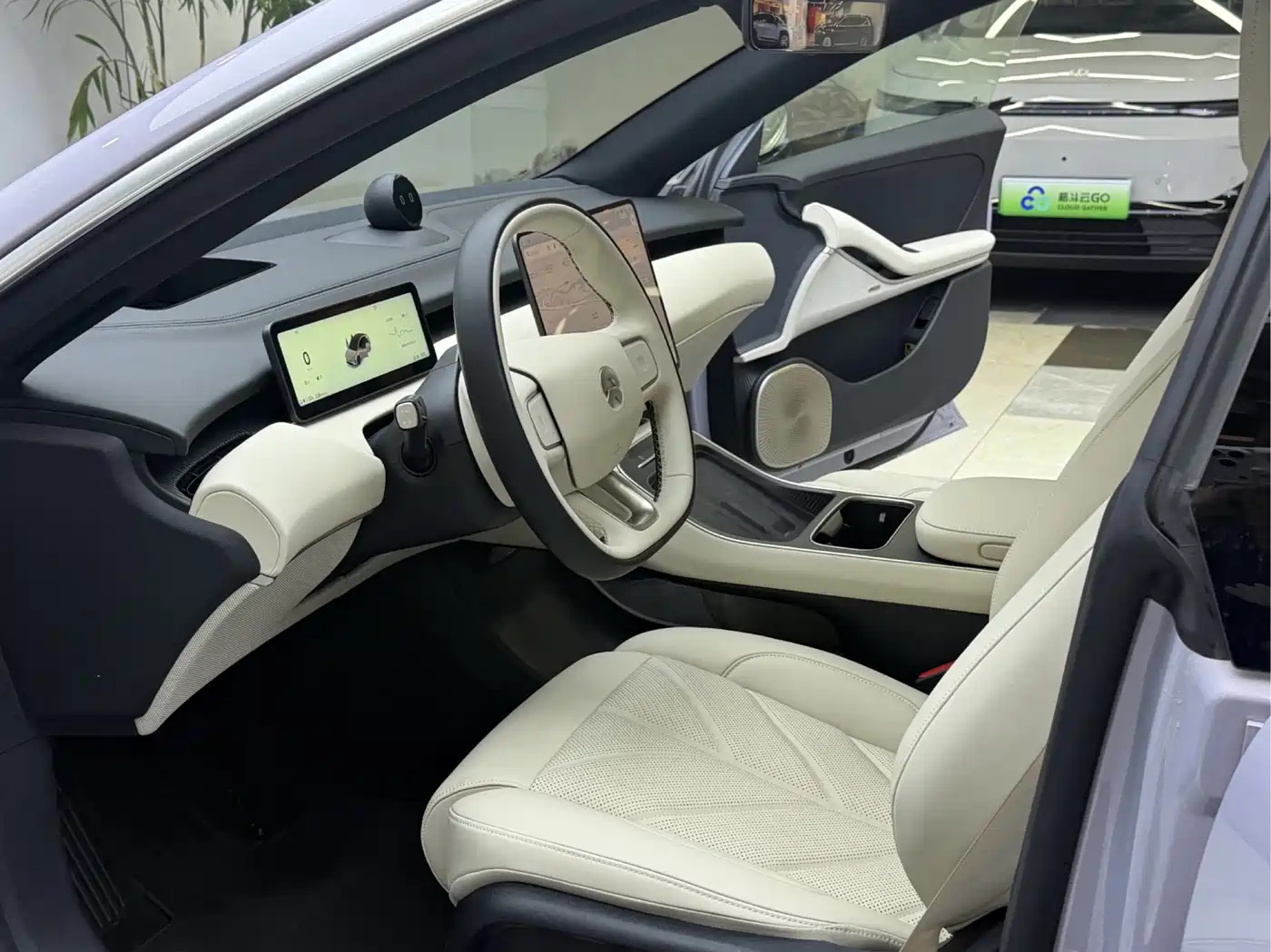2025 NIO ET5