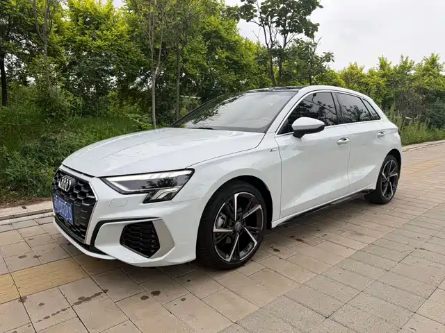 Audi A3 Sportback 35 TFSI, Стиль Спорт