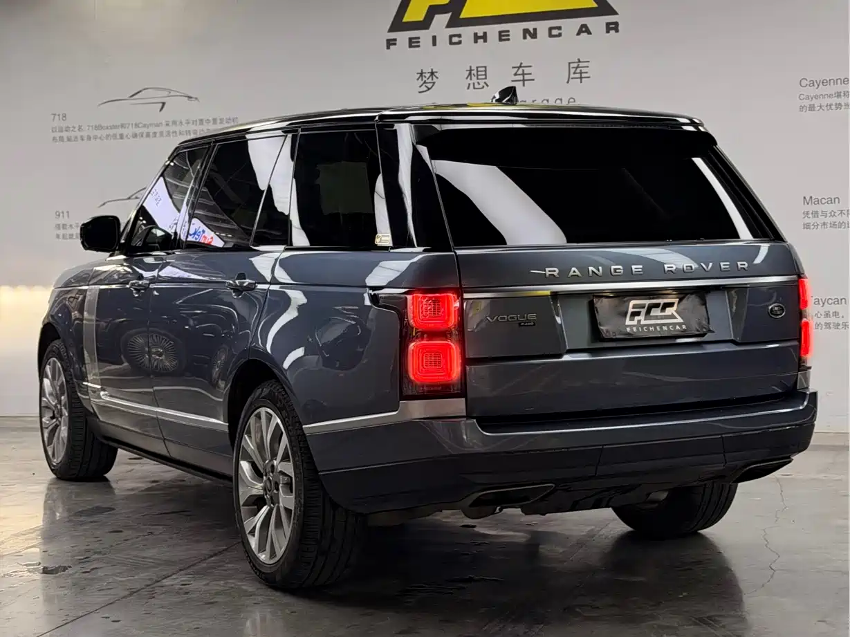 Land Rover Range Rover 2022 3.0 L6 400PS Heritage Extended Classic Edition фото 24
