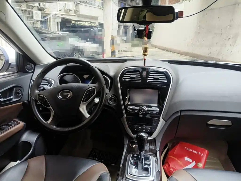 GAC Trumpchi Trumpchi GS5 Super 2016 2016 2.0L Auto 2WD Anniversary Edition