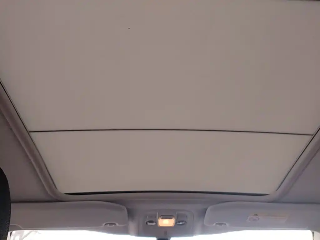 Photo 18 - Peugeot 2008