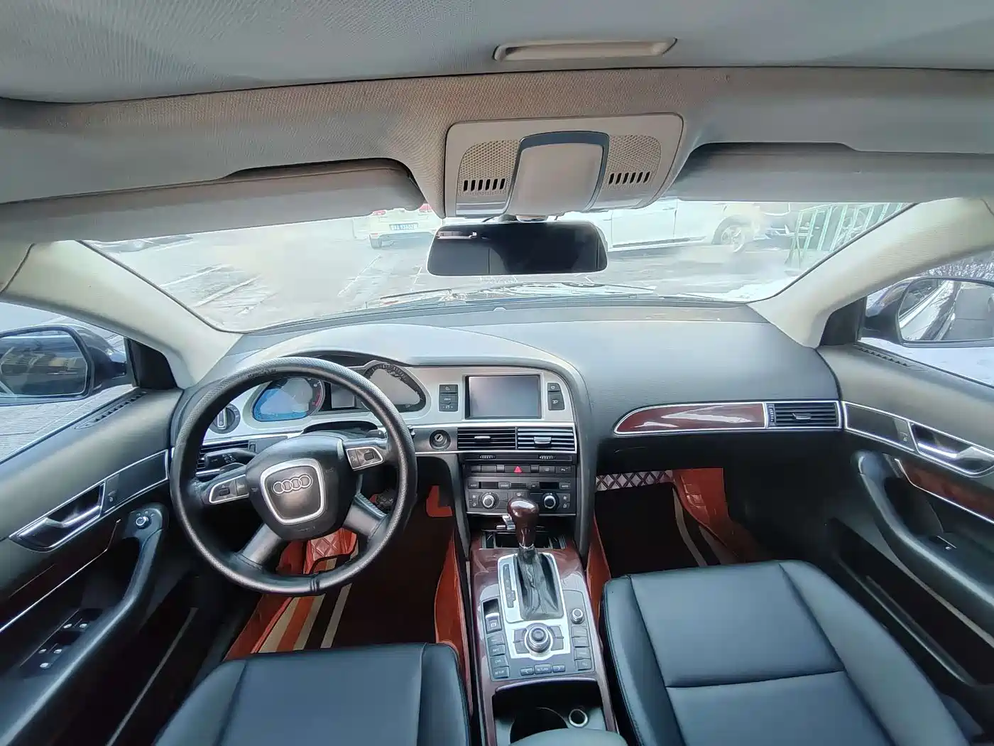 Фото 7 - Audi A6L