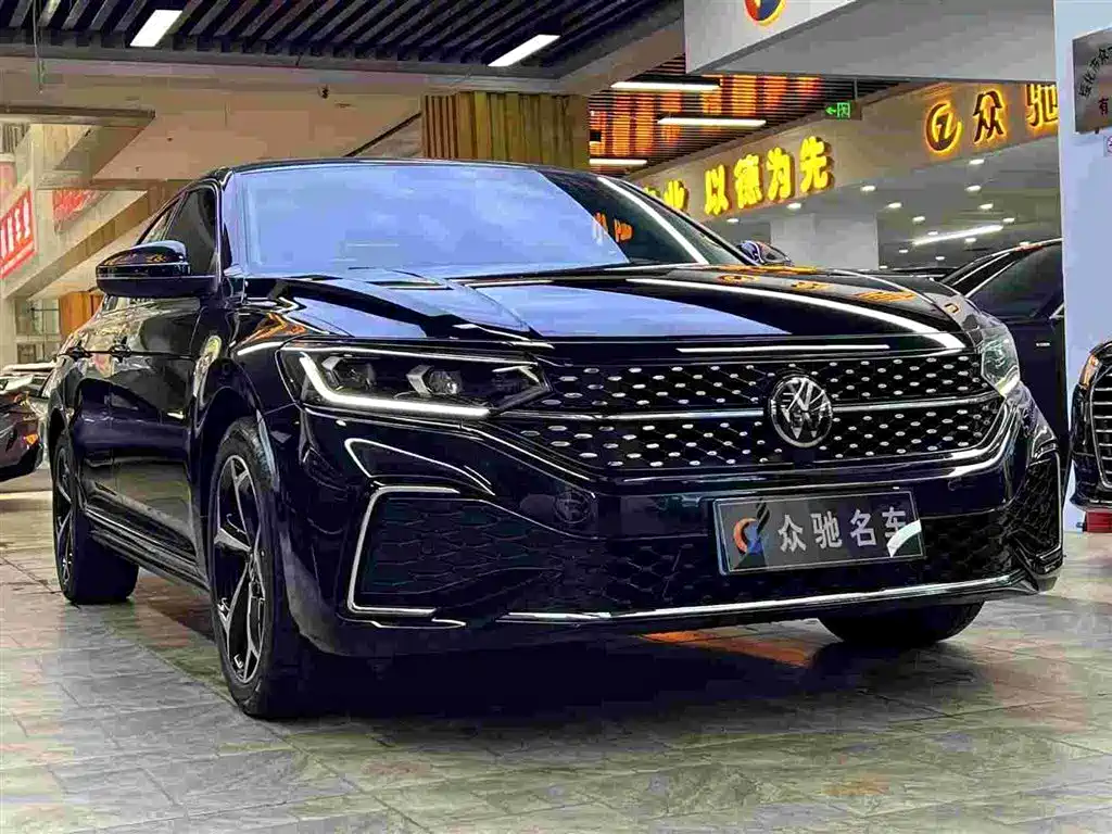 Volkswagen Passat 2024 330TSI Starlight Elite Edition