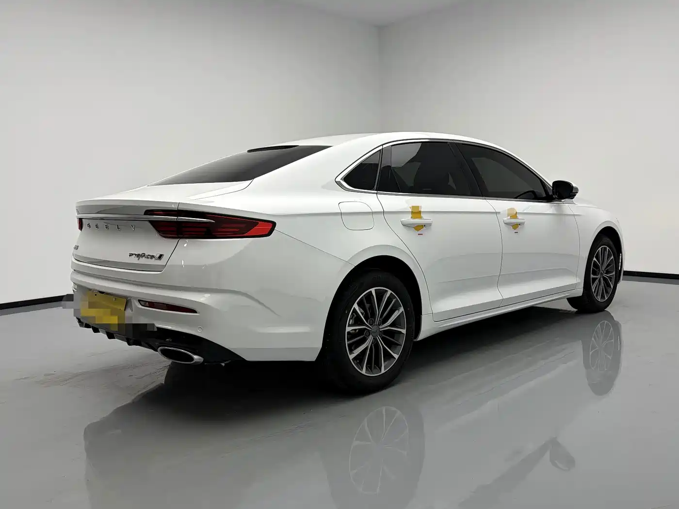 Фото 4 - Geely Preface