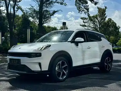 Lynk & Co 06 EM-P