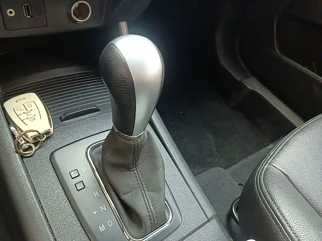BAIC Senova X65 2016 2015 2.0T Automatic Elite