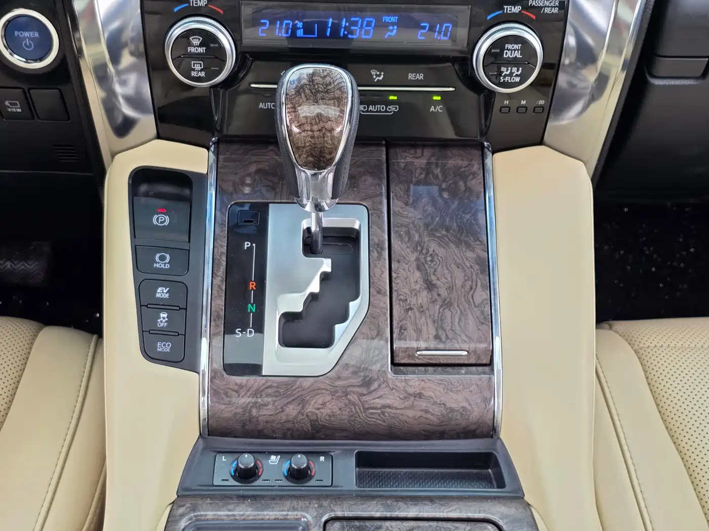 Toyota Alphard 2021 Hybrid 2.5L Premium фото 7