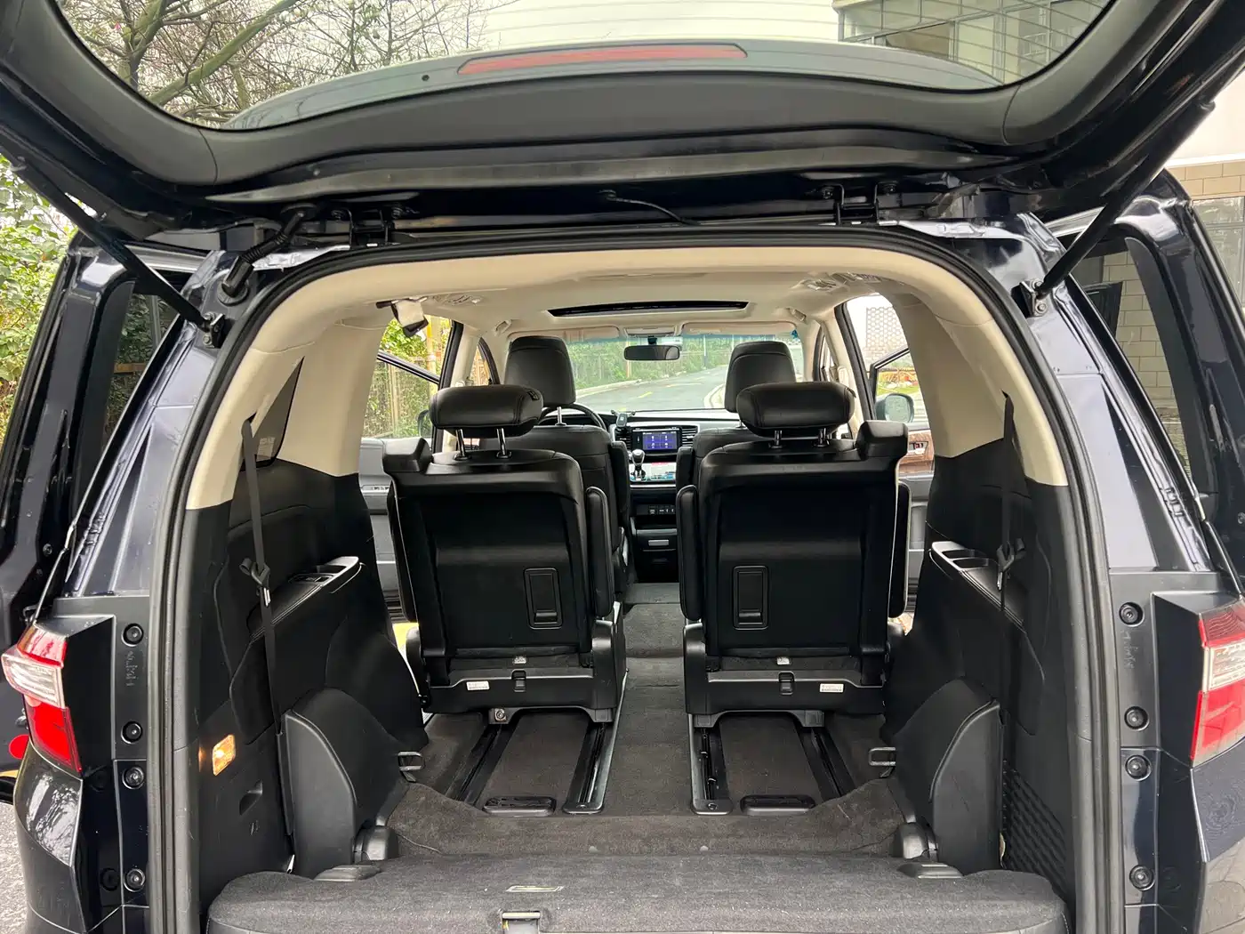 Photo 23 - Honda Odyssey