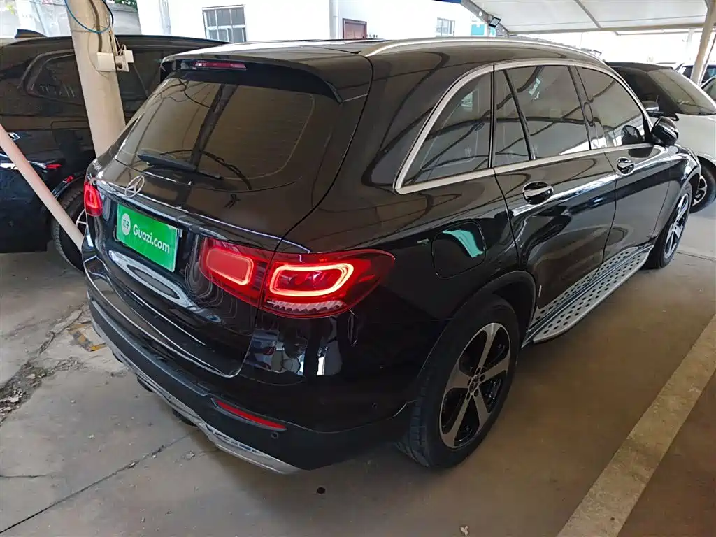 MERCEDES-BENZ GLC