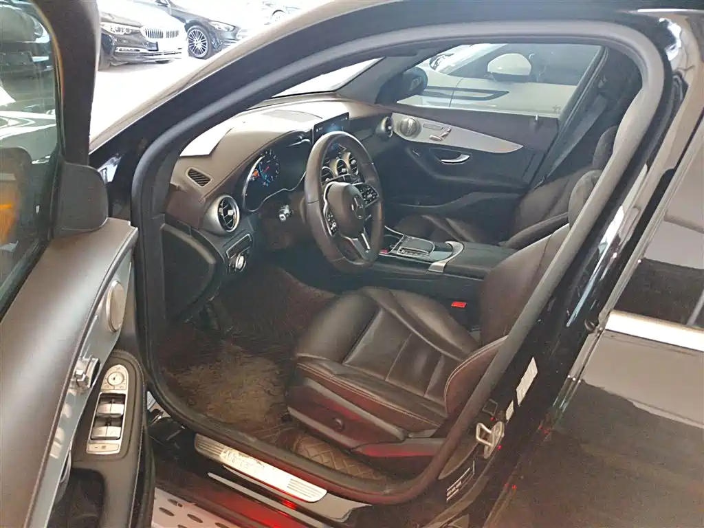 MERCEDES-BENZ GLC