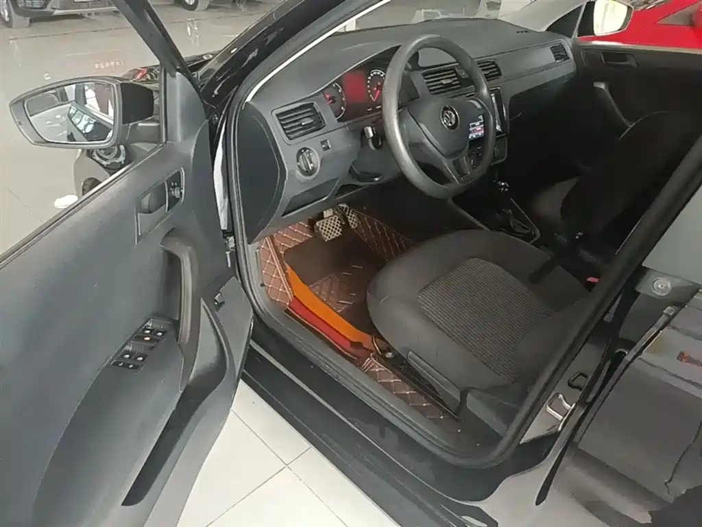 VOLKSWAGEN SANTANA