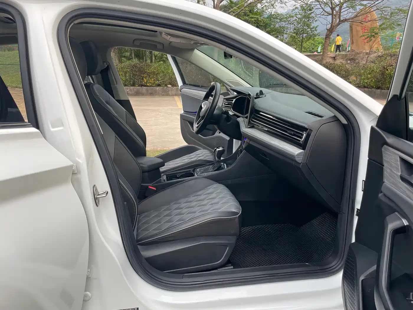 Volkswagen Sagitar 2023 Model Year 200TSI DSG Surpass Edition фото 18