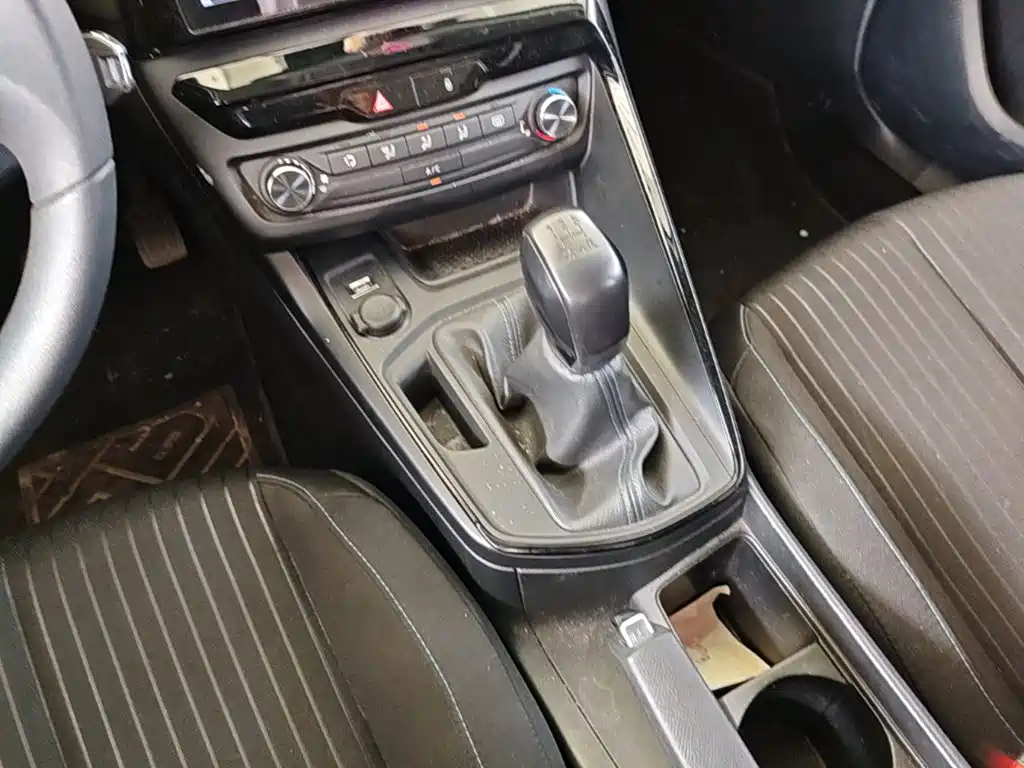 Peugeot 308 2018 2016 1.6L Manual Fashion