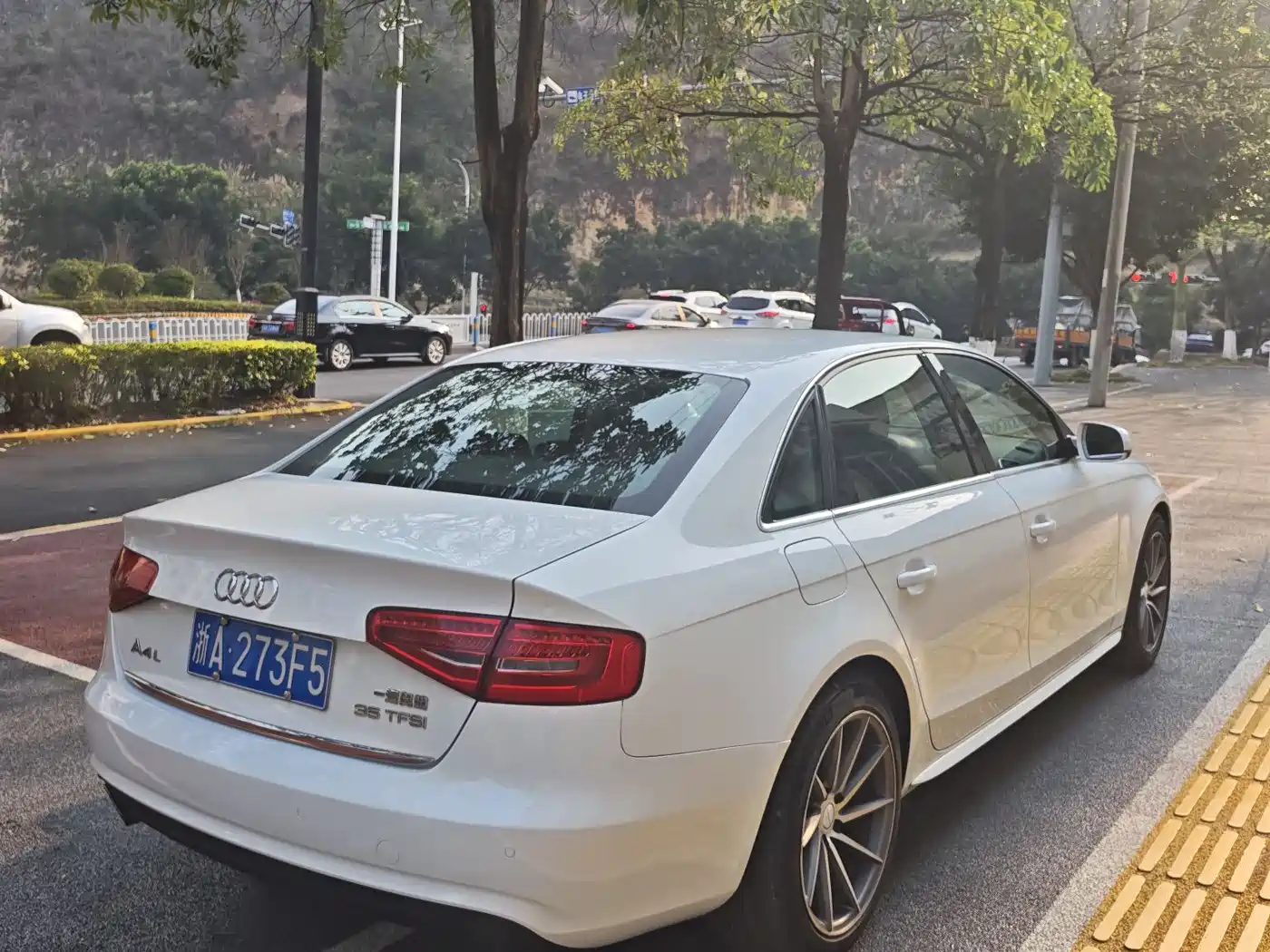 Audi A4L 2015 35 TFSI Auto Standard фото 4