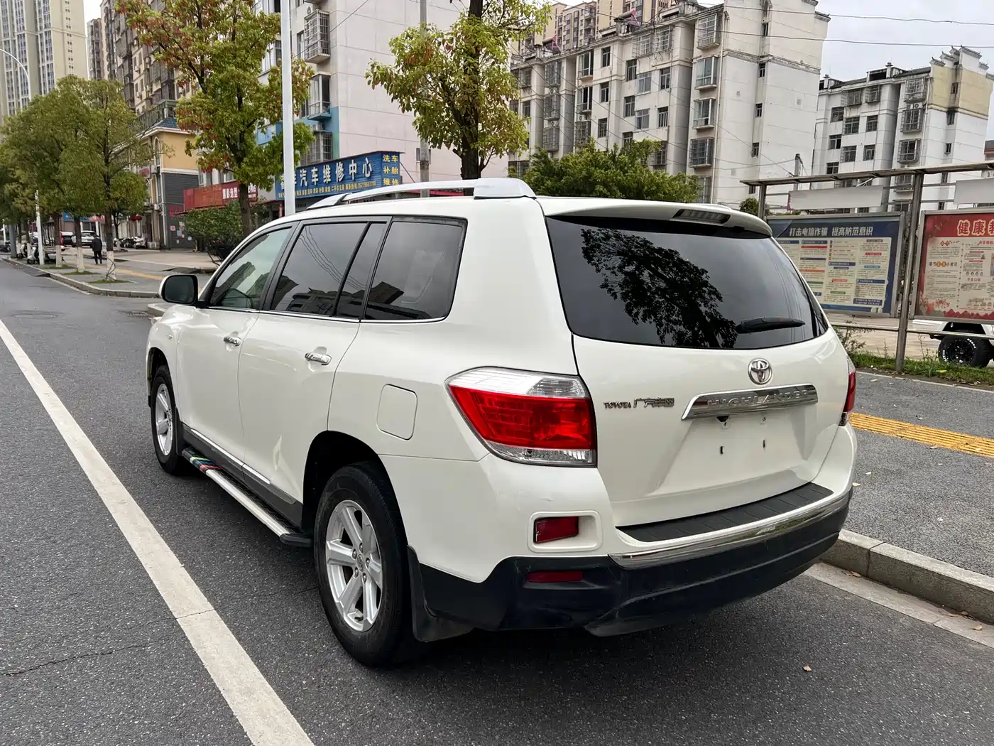 Toyota Highlander 2013 2.7L 2WD 5-seater Purple Gold Edition фото 8