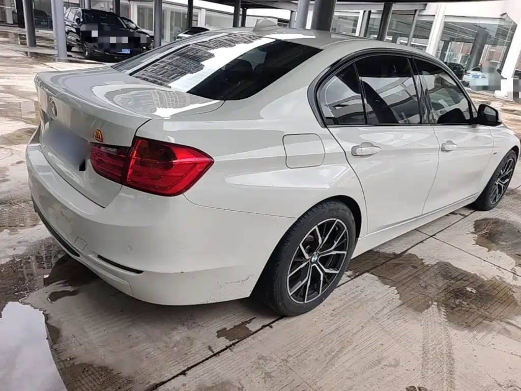 صورة 7 - BMW 3 Series