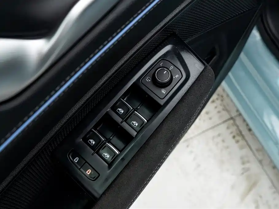Volkswagen Passat 2025 Model Pro 380TSI Starlight Dragon Premium Edition фото 26