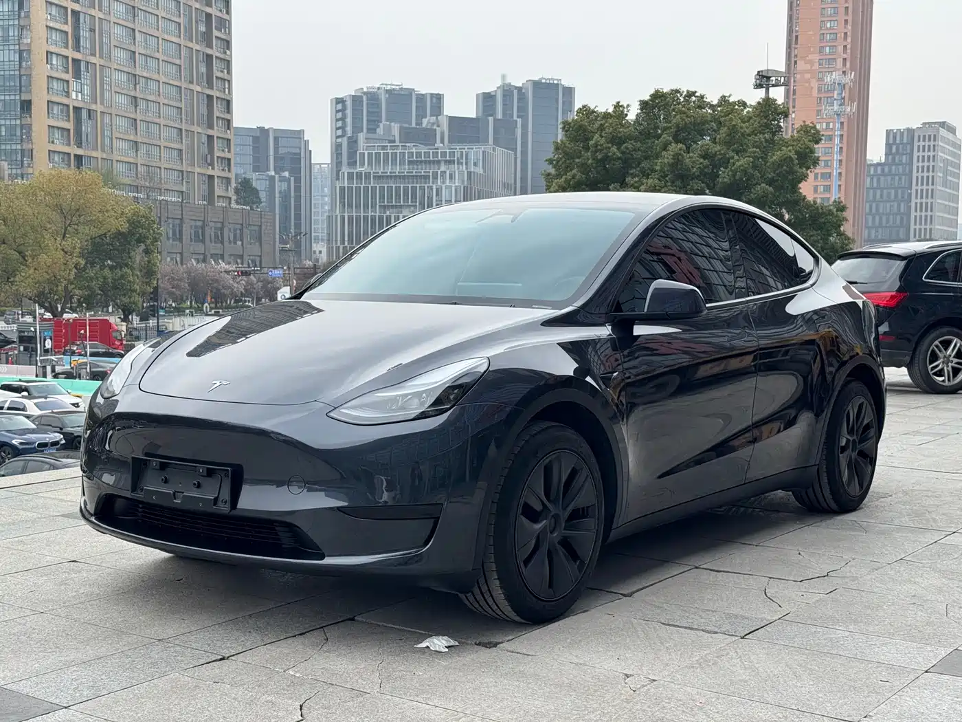 TESLA MODEL Y