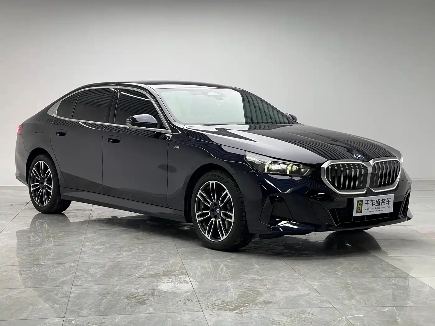 BMW 5 Series 2025 525Li M Sport Package фото 3