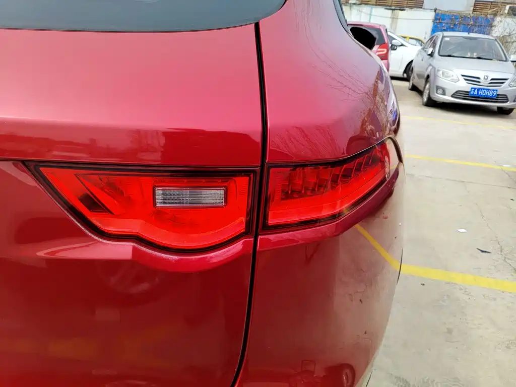 Jaguar F-PACE 2017 2016 2.0T FWD Urban Premium Edition